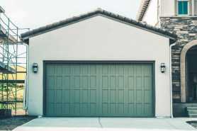 Czy garaż sąsiada stoi zgodnie z przepisami?